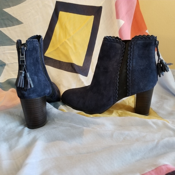 Alex Marie navy blue leather bootie ankle boot - Picture 2 of 4